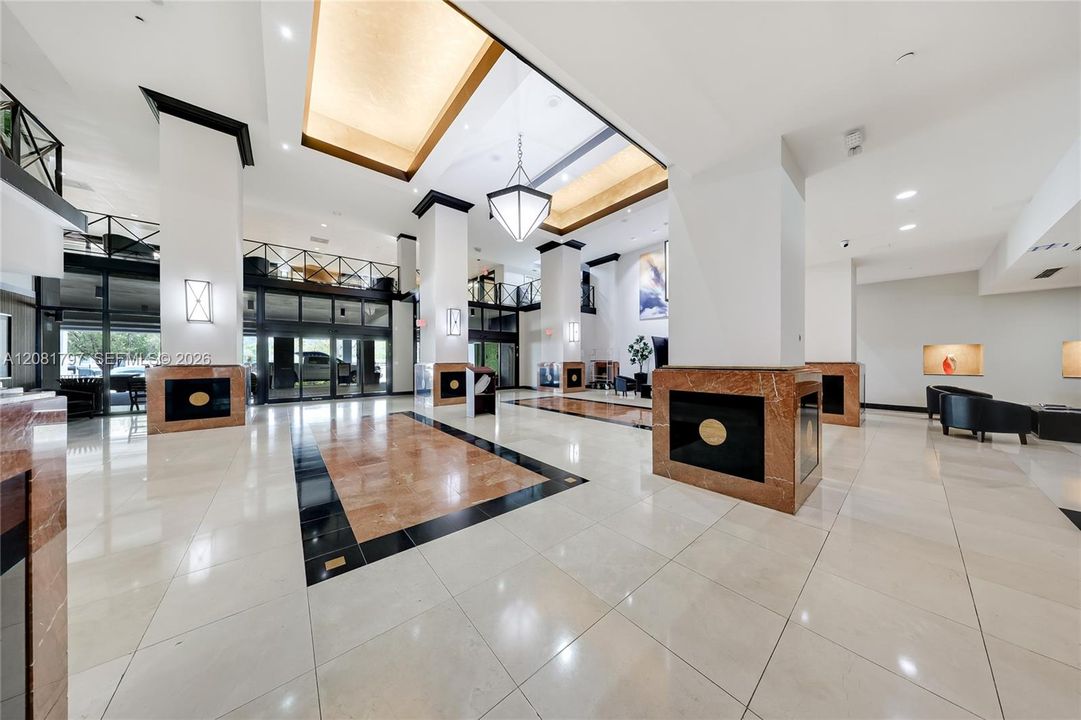 Active With Contract: $2,500 (1 beds, 1 baths, 800 Square Feet)
