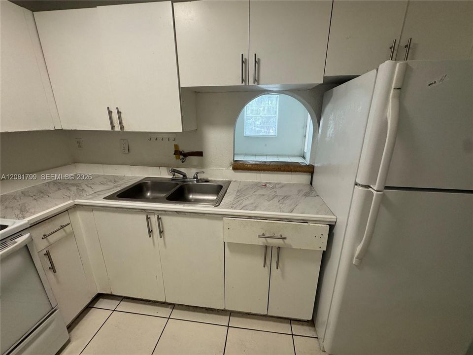 В аренду: $1,900 (2 спален, 2 ванн, 996 Квадратных фут)