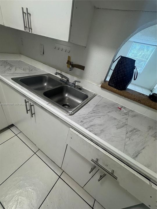 В аренду: $1,900 (2 спален, 2 ванн, 996 Квадратных фут)