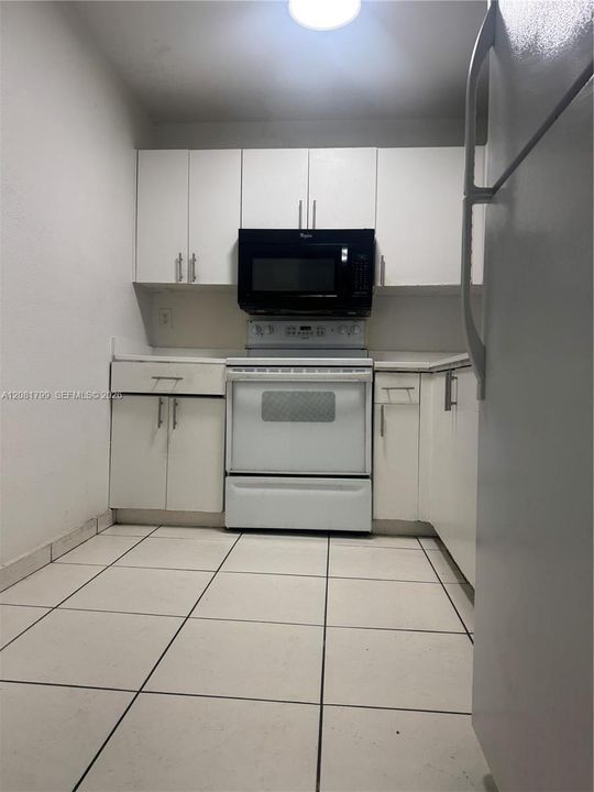В аренду: $1,900 (2 спален, 2 ванн, 996 Квадратных фут)