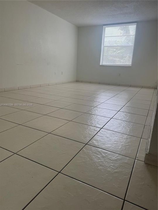 В аренду: $1,900 (2 спален, 2 ванн, 996 Квадратных фут)