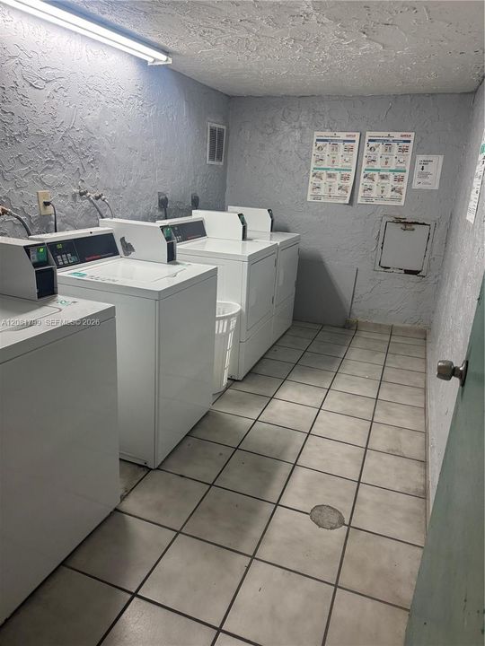 В аренду: $1,900 (2 спален, 2 ванн, 996 Квадратных фут)