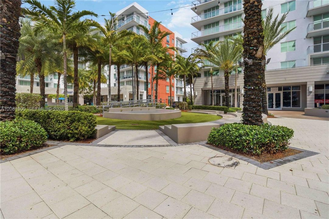 For Rent: $2,900 (2 beds, 2 baths, 1066 Square Feet)