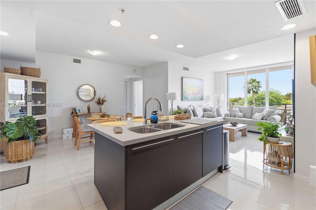 For Rent: $2,900 (2 beds, 2 baths, 1066 Square Feet)