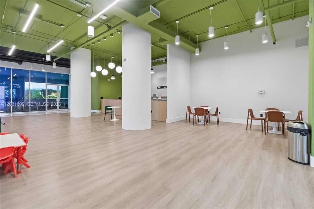 For Rent: $2,900 (2 beds, 2 baths, 1066 Square Feet)