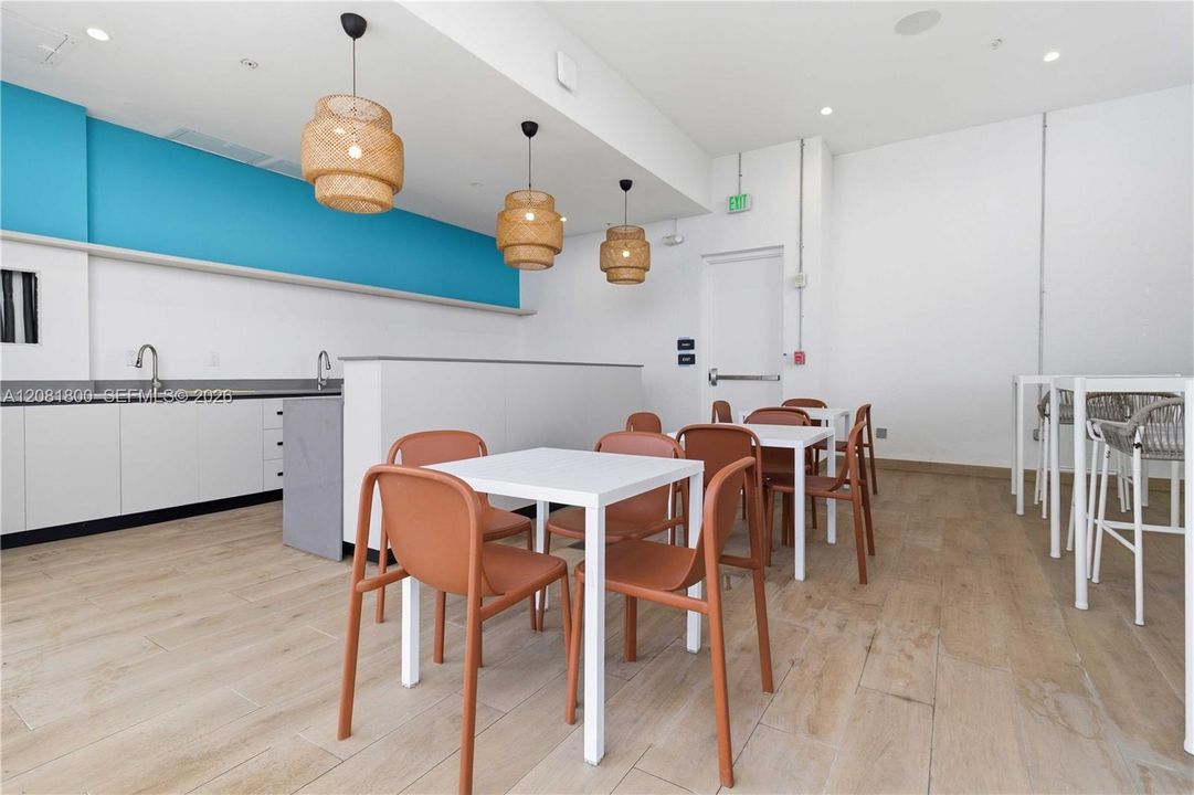 For Rent: $2,900 (2 beds, 2 baths, 1066 Square Feet)