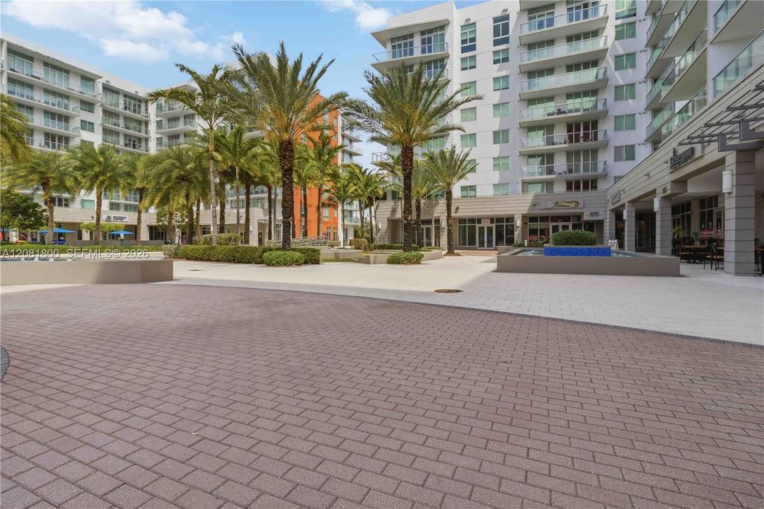 For Rent: $2,900 (2 beds, 2 baths, 1066 Square Feet)