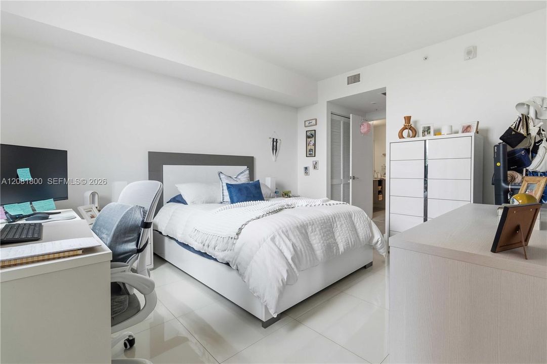 For Rent: $2,900 (2 beds, 2 baths, 1066 Square Feet)