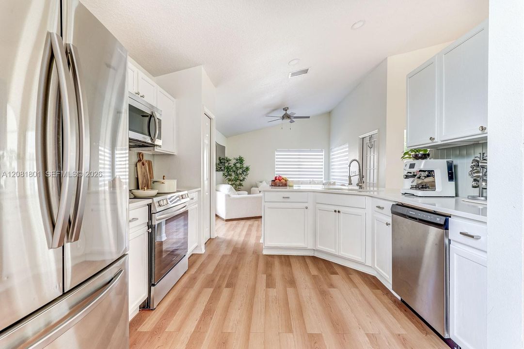 For Sale: $464,900 (3 beds, 2 baths, 1671 Square Feet)