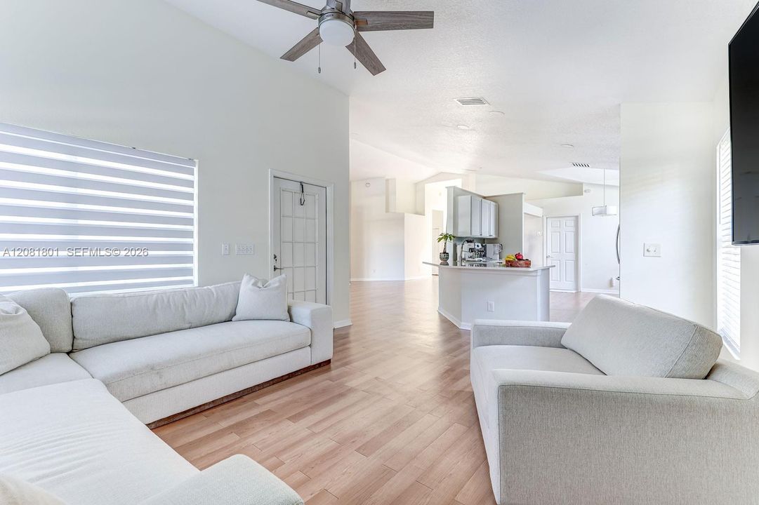 For Sale: $464,900 (3 beds, 2 baths, 1671 Square Feet)