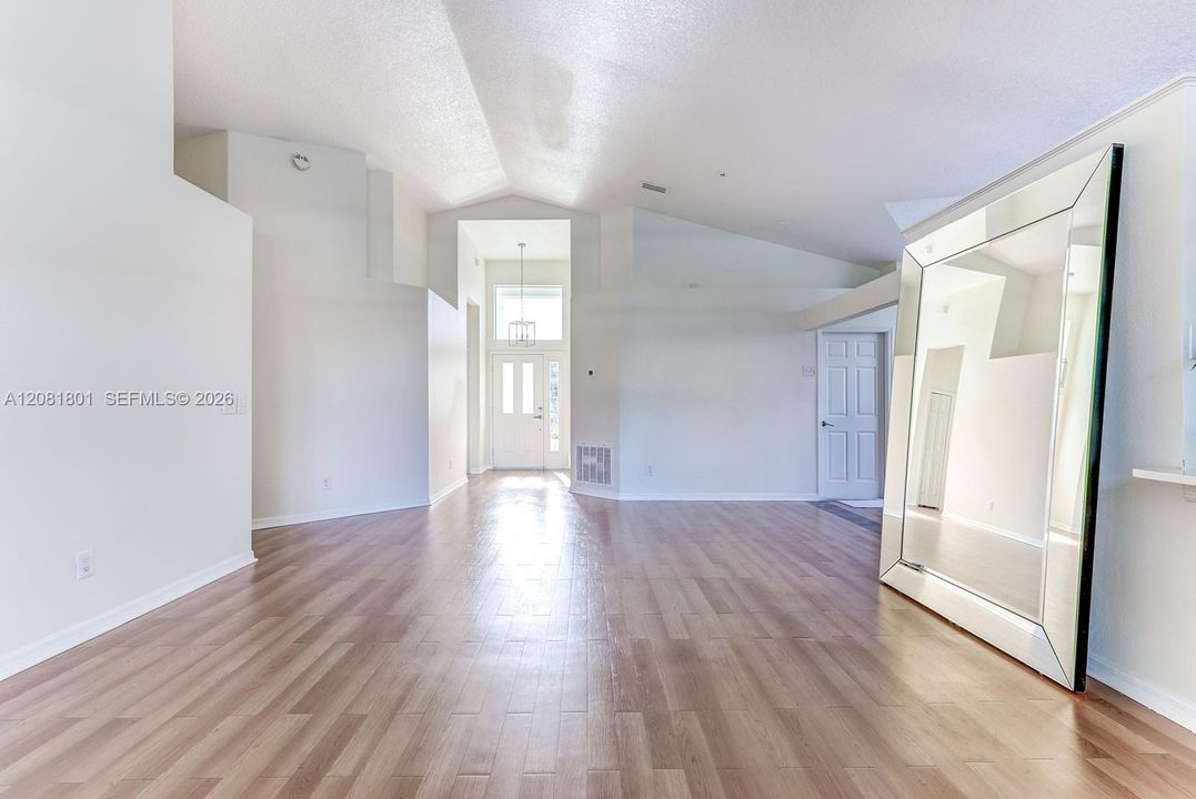 For Sale: $464,900 (3 beds, 2 baths, 1671 Square Feet)