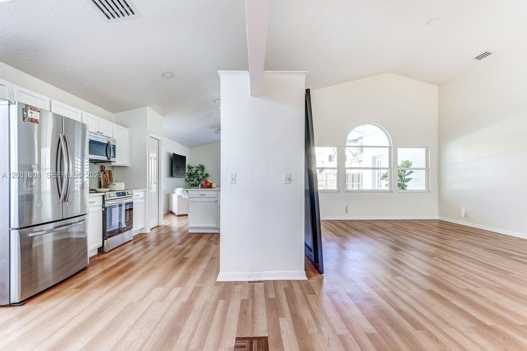 For Sale: $464,900 (3 beds, 2 baths, 1671 Square Feet)
