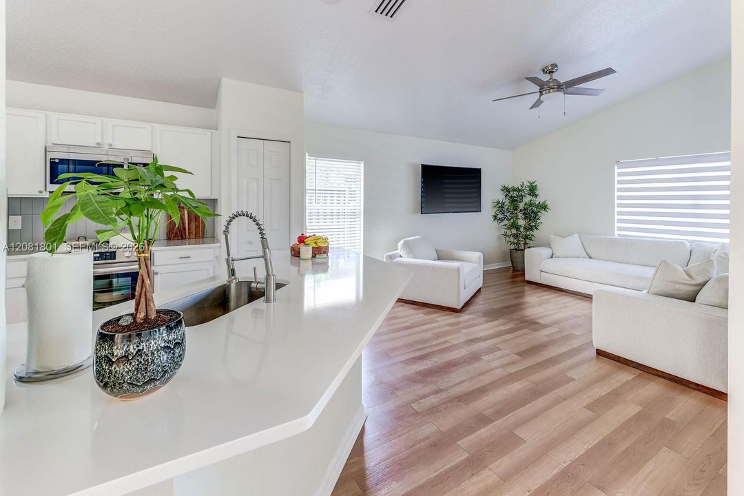 For Sale: $464,900 (3 beds, 2 baths, 1671 Square Feet)