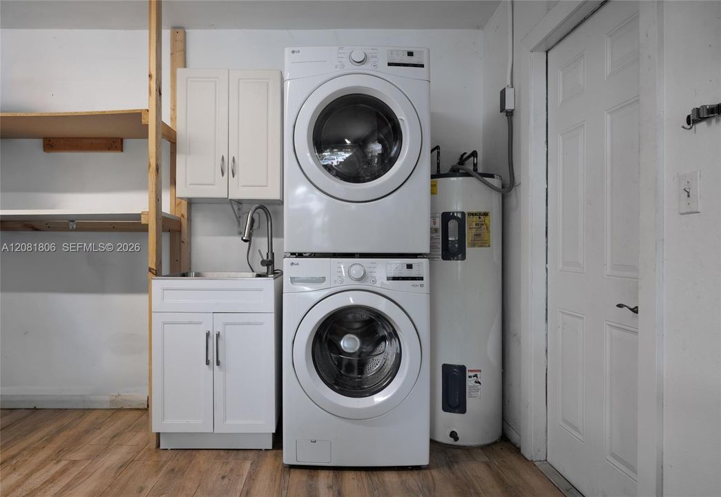 En Renta: $4,450 (4 camas, 2 baños, 1992 Pies cuadrados)