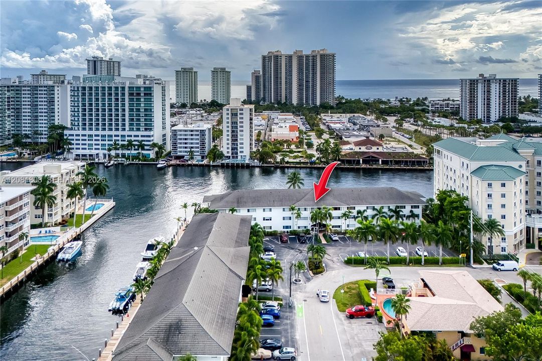 На продажу: $425,000 (1 спален, 1 ванн, 634 Квадратных фут)