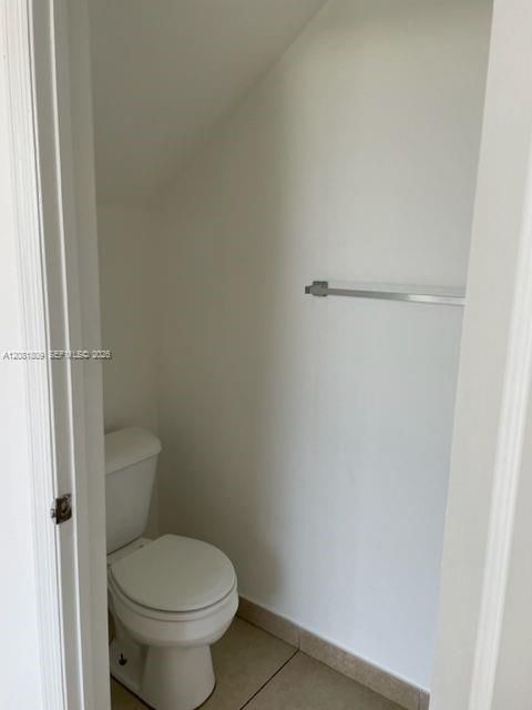 В аренду: $2,500 (3 спален, 2 ванн, 1170 Квадратных фут)
