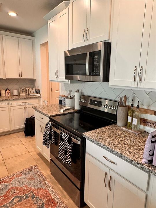For Rent: $2,650 (4 beds, 2 baths, 2400 Square Feet)