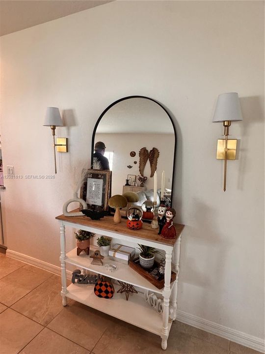 For Rent: $2,650 (4 beds, 2 baths, 2400 Square Feet)