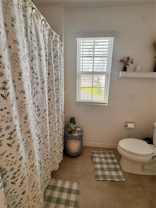 For Rent: $2,650 (4 beds, 2 baths, 2400 Square Feet)