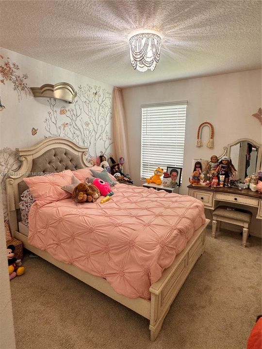 For Rent: $2,650 (4 beds, 2 baths, 2400 Square Feet)