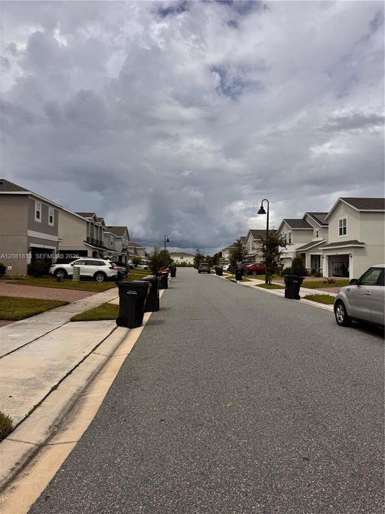 For Rent: $2,650 (4 beds, 2 baths, 2400 Square Feet)