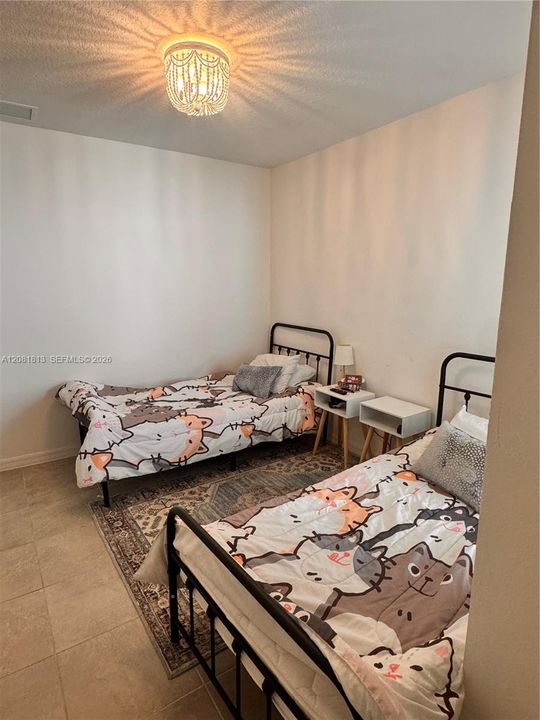 For Rent: $2,650 (4 beds, 2 baths, 2400 Square Feet)