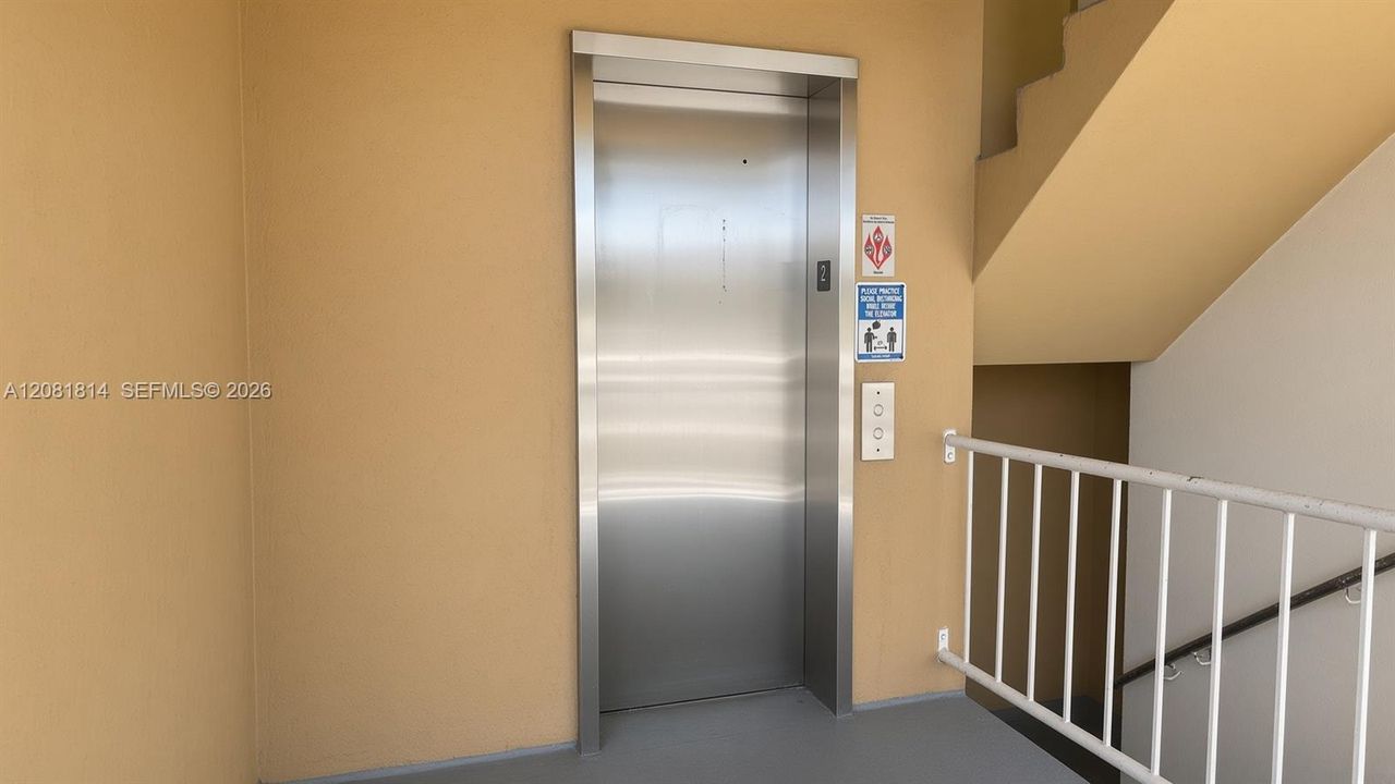 For Sale: $210,000 (2 beds, 1 baths, 800 Square Feet)