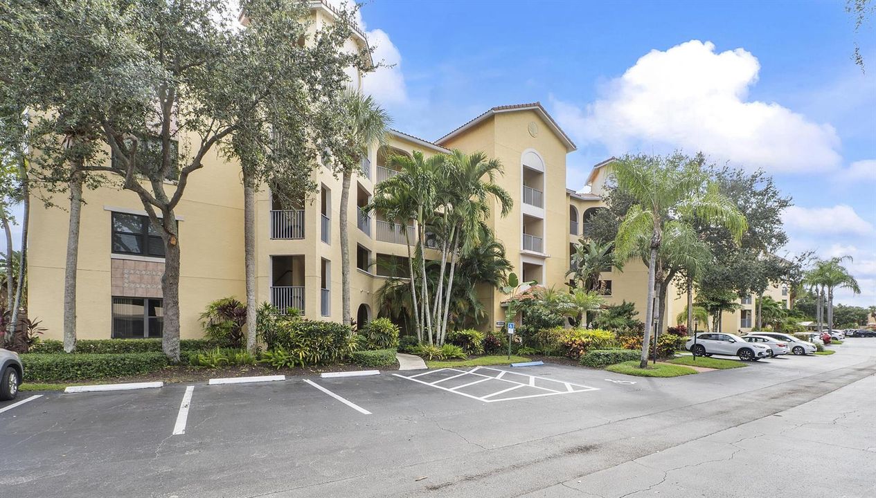 800 Uno Lago Dr U204_035 2