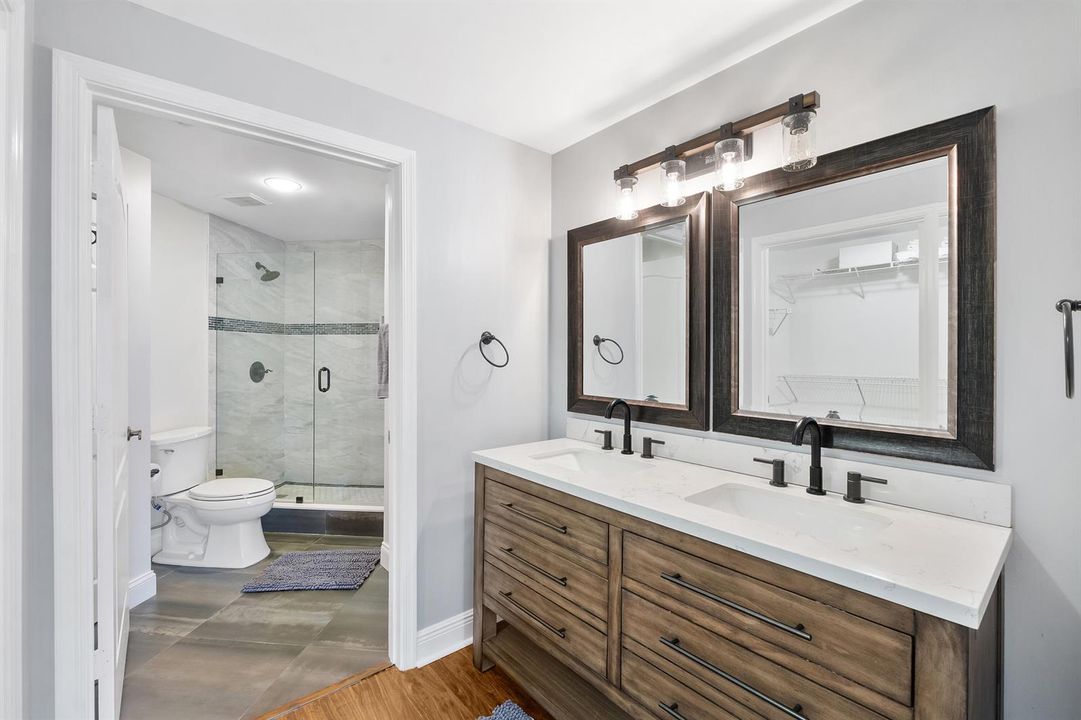 800 Uno Lago Dr U204_009