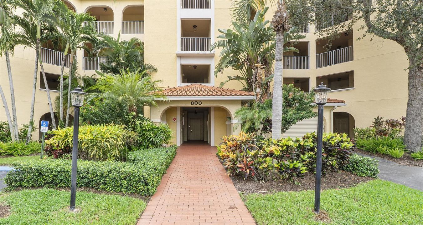 800 Uno Lago Dr U204_032 2