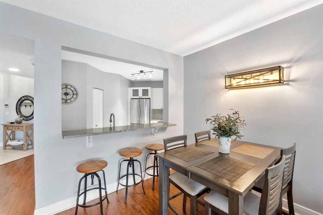 800 Uno Lago Dr U204_022