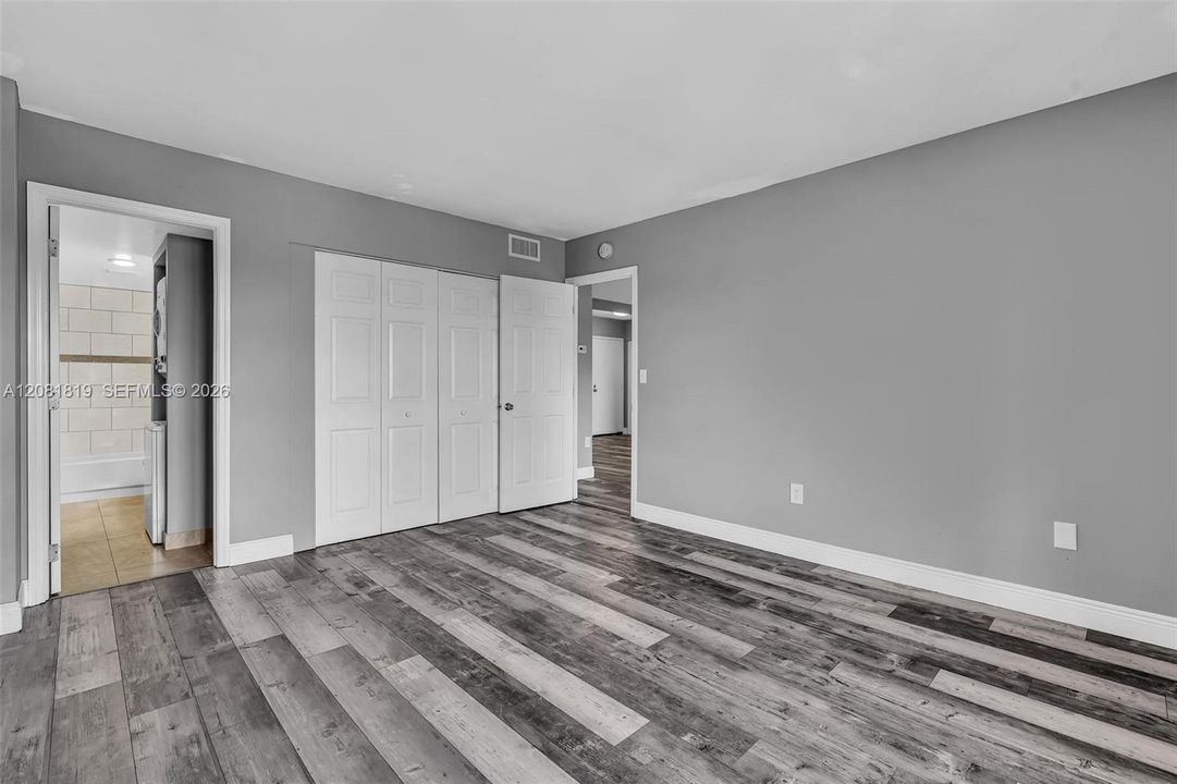 На продажу: $149,900 (2 спален, 2 ванн, 972 Квадратных фут)
