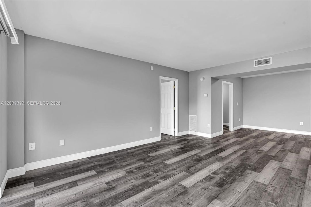 На продажу: $149,900 (2 спален, 2 ванн, 972 Квадратных фут)