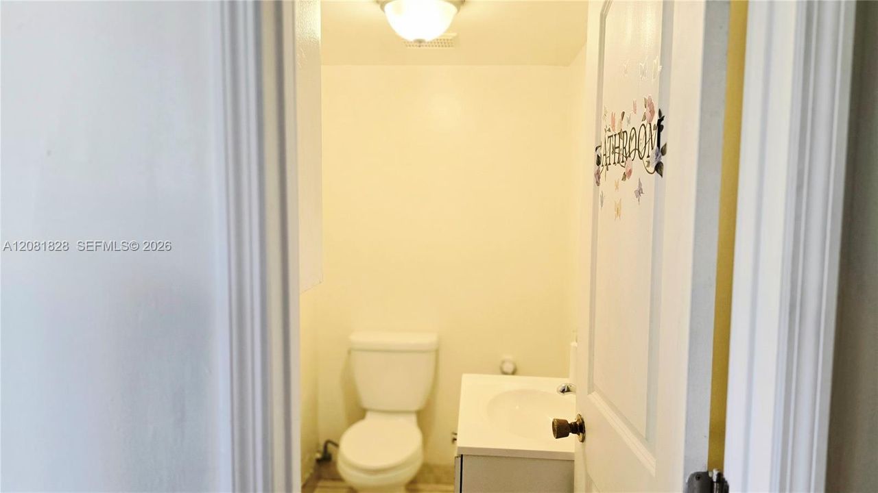 В аренду: $2,100 (3 спален, 1 ванн, 1167 Квадратных фут)