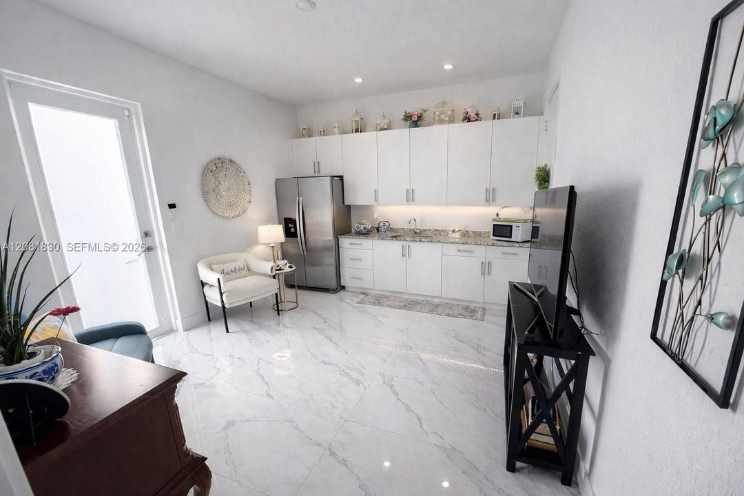 For Sale: $839,900 (5 beds, 3 baths, 2898 Square Feet)