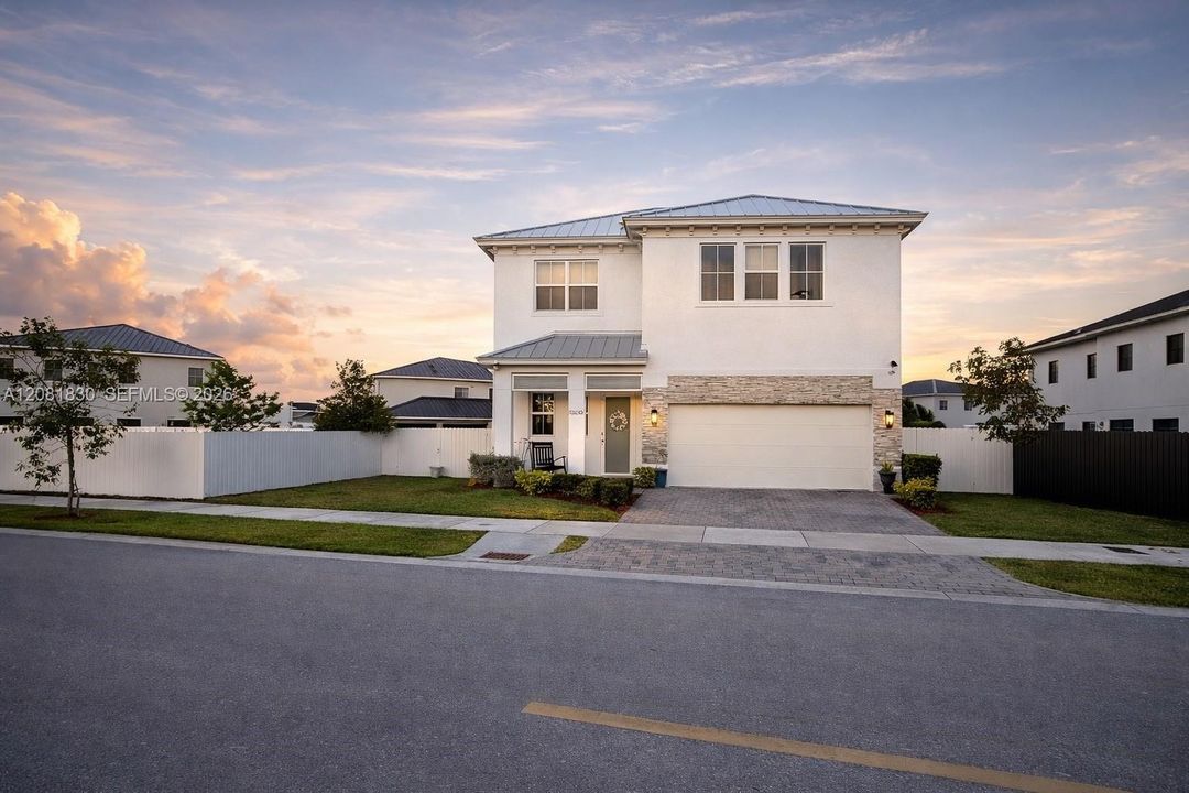For Sale: $839,900 (5 beds, 3 baths, 2898 Square Feet)