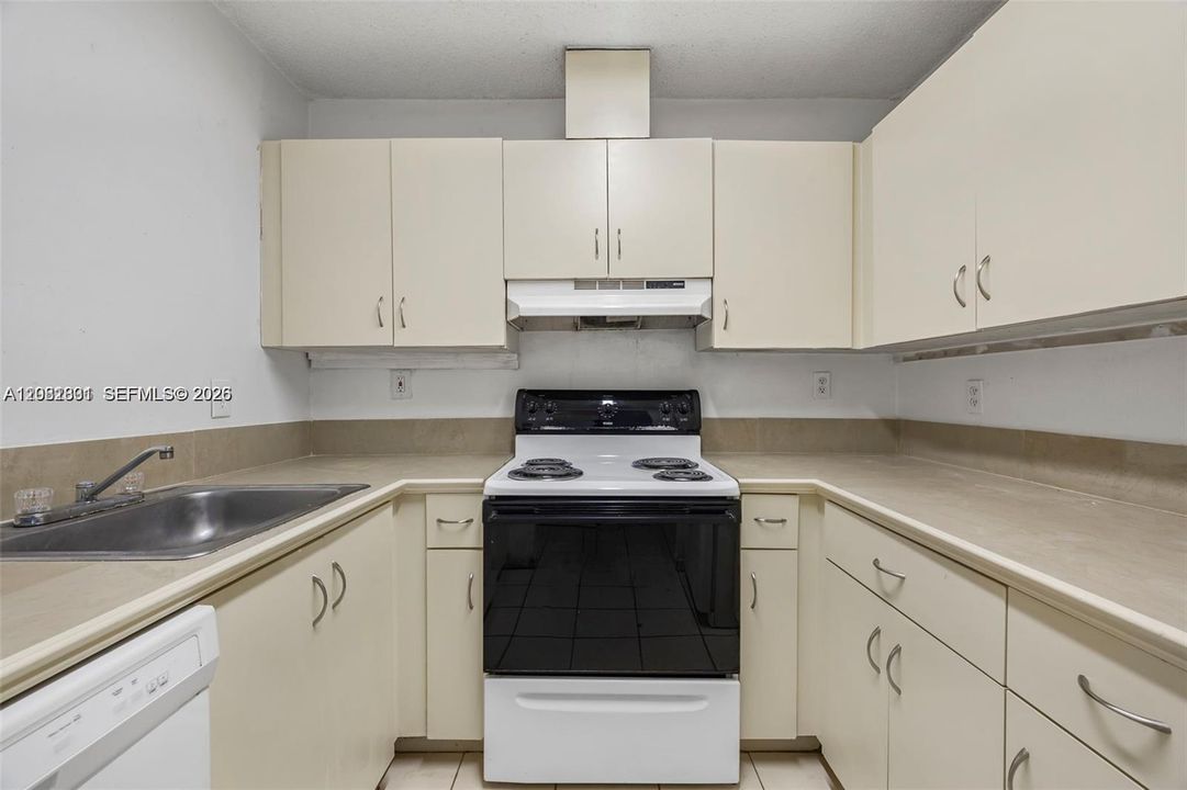 For Sale: $397,000 (3 beds, 2 baths, 1229 Square Feet)