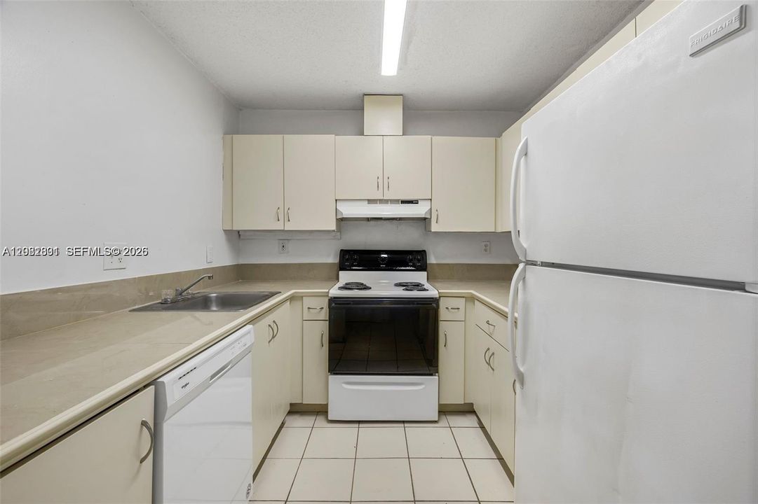 For Sale: $397,000 (3 beds, 2 baths, 1229 Square Feet)