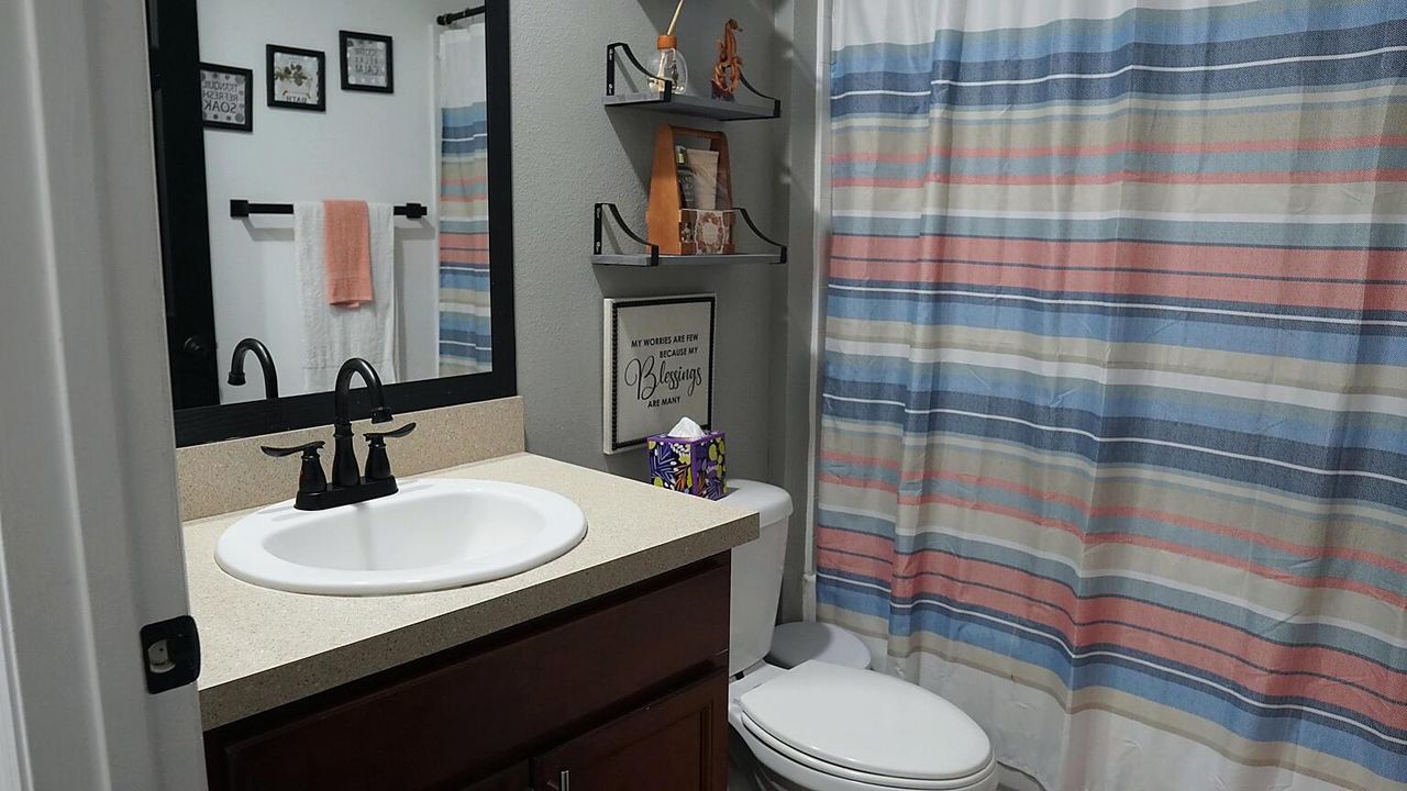 Bathroom2
