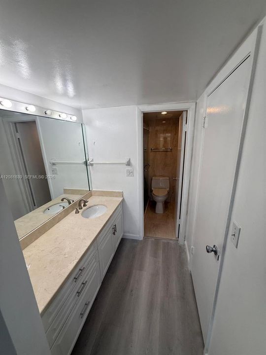 For Rent: $2,550 (2 beds, 2 baths, 1015 Square Feet)