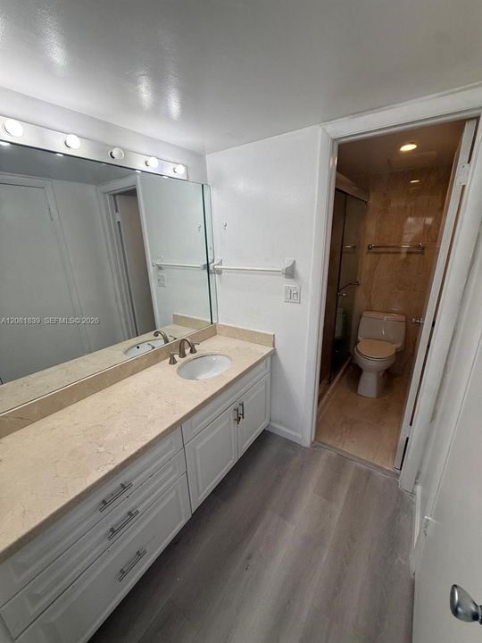 For Rent: $2,550 (2 beds, 2 baths, 1015 Square Feet)