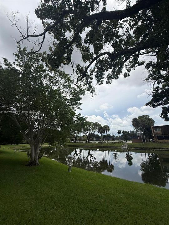 For Rent: $2,550 (2 beds, 2 baths, 1015 Square Feet)