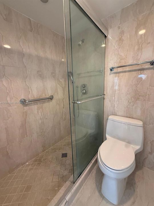 For Rent: $2,550 (2 beds, 2 baths, 1015 Square Feet)