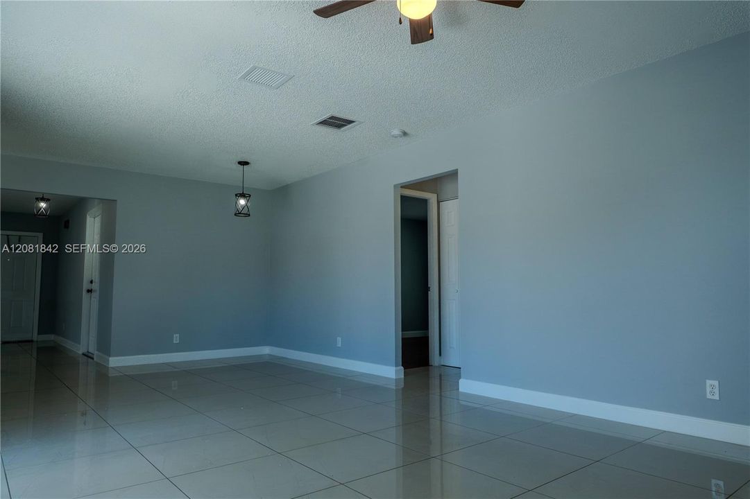 For Sale: $549,000 (3 beds, 2 baths, 1732 Square Feet)