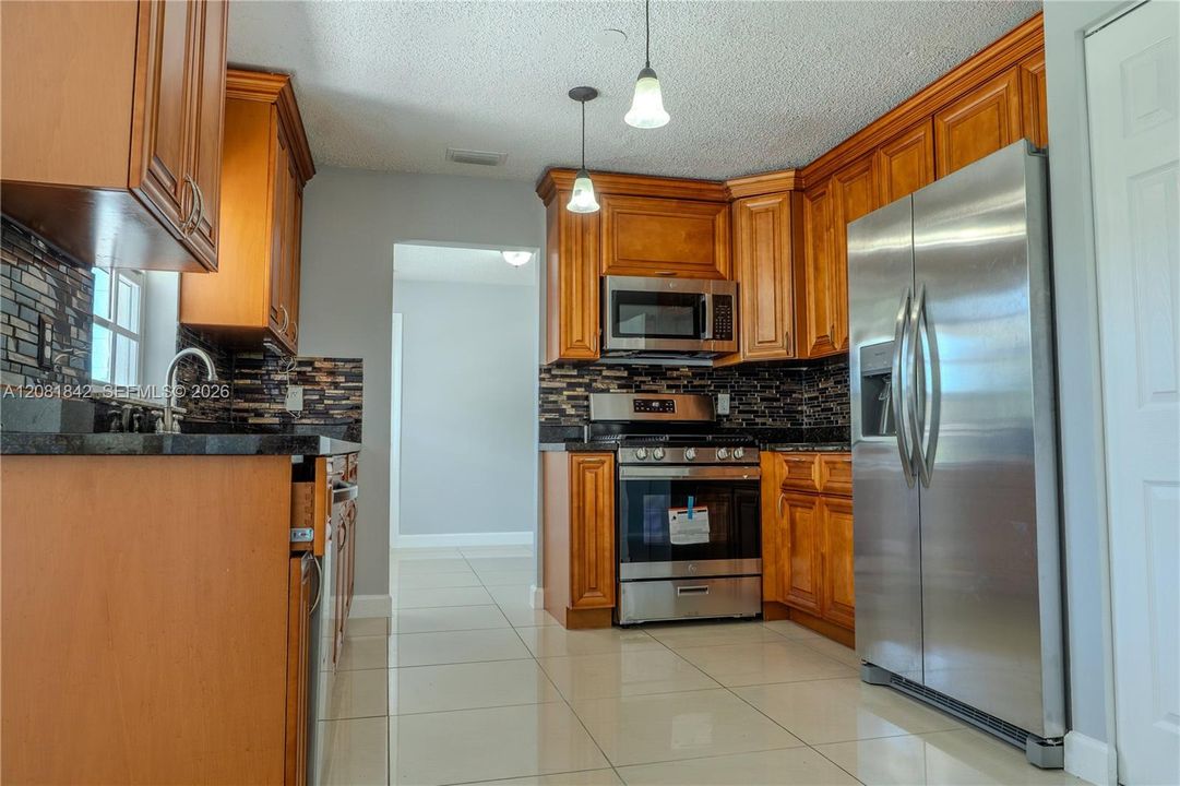 For Sale: $549,000 (3 beds, 2 baths, 1732 Square Feet)