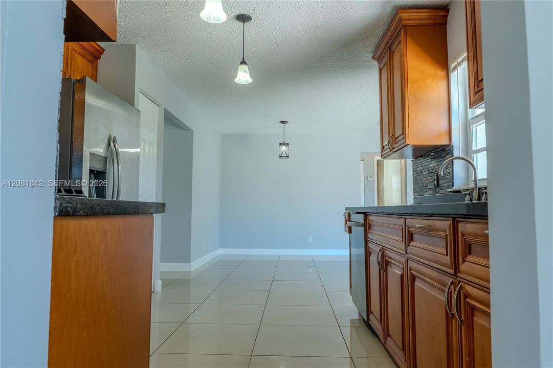 For Sale: $549,000 (3 beds, 2 baths, 1732 Square Feet)
