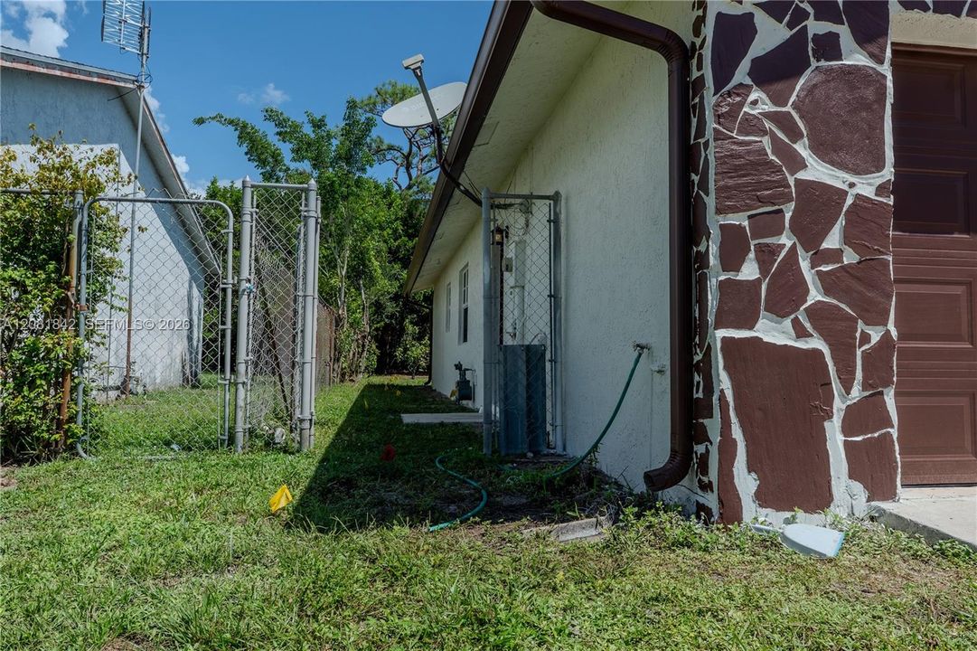 For Sale: $549,000 (3 beds, 2 baths, 1732 Square Feet)