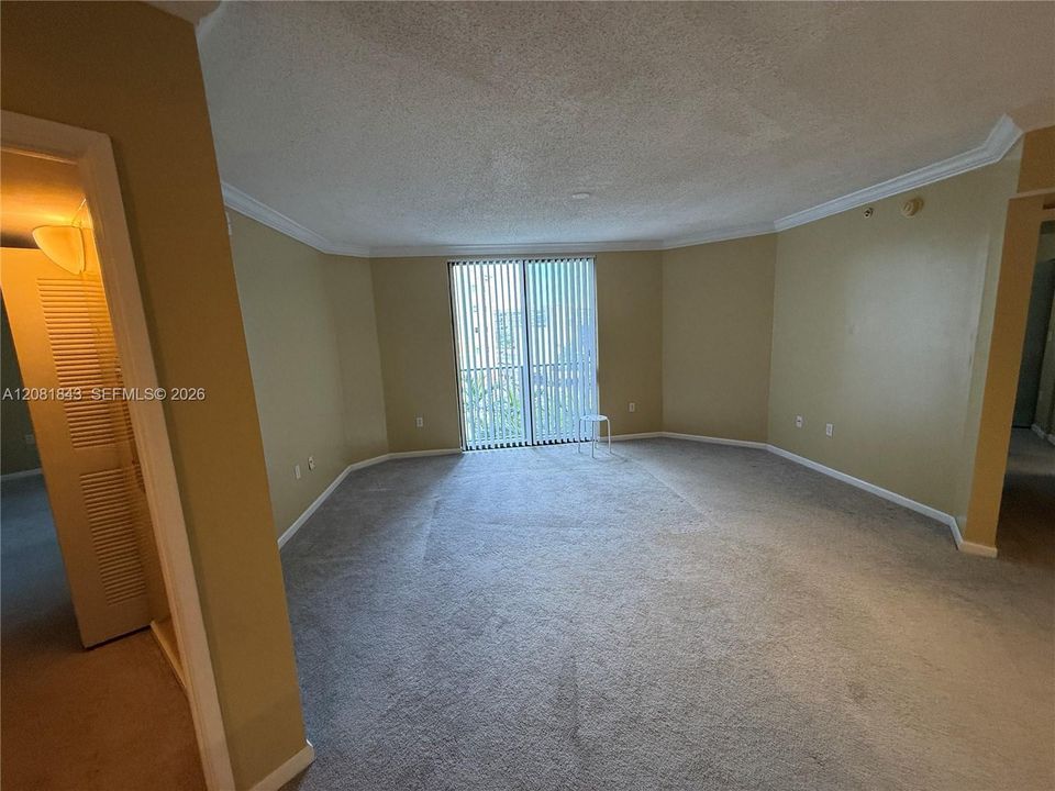 For Rent: $2,200 (2 beds, 2 baths, 1147 Square Feet)