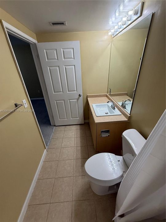 For Rent: $2,200 (2 beds, 2 baths, 1147 Square Feet)