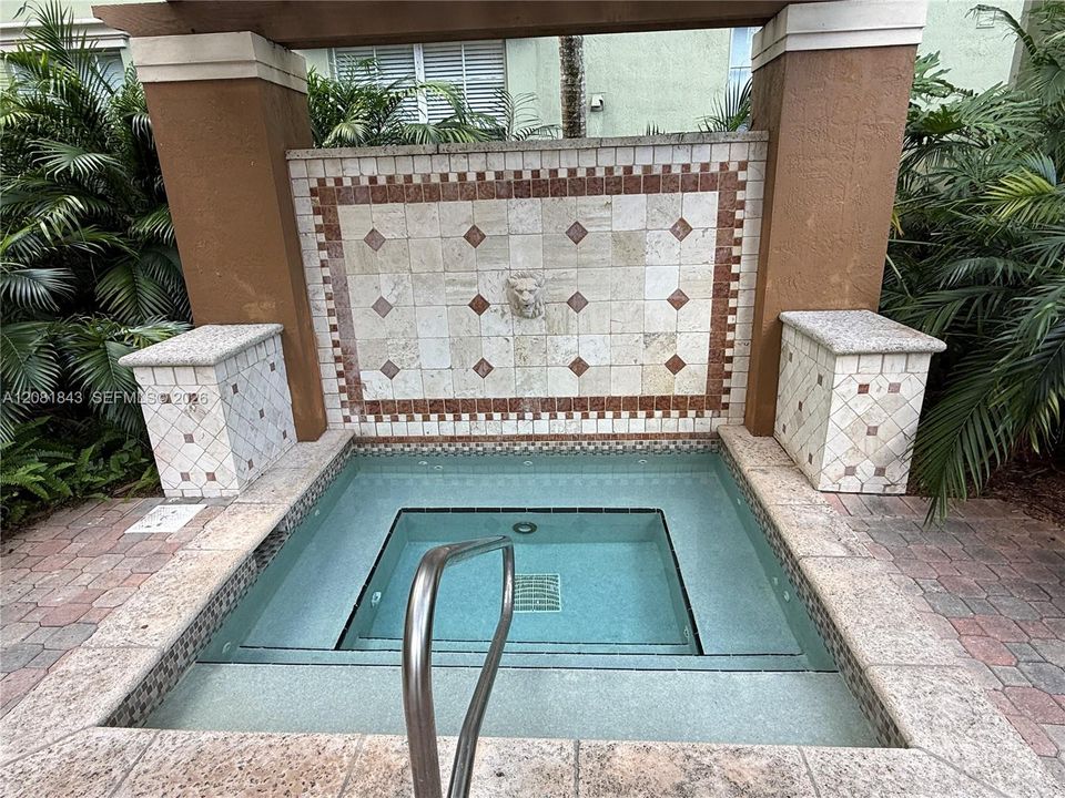 For Rent: $2,200 (2 beds, 2 baths, 1147 Square Feet)